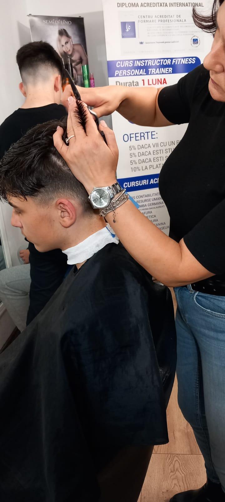 Curs Frizerie Barbering – Cod COR 514113